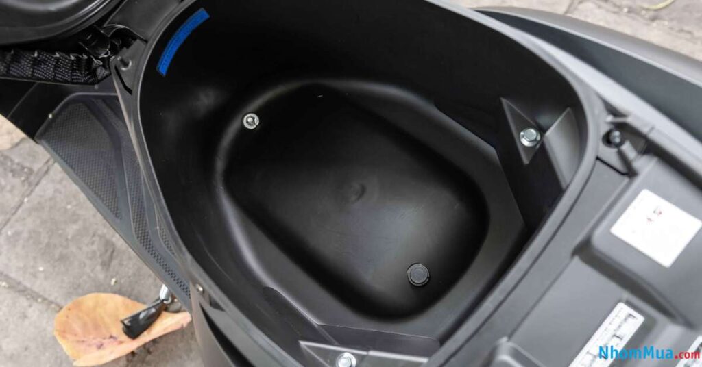 Cốp xe Vario 150 rộng rãi