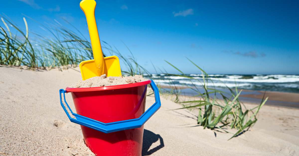 Đồ chơi xúc cát cho bé