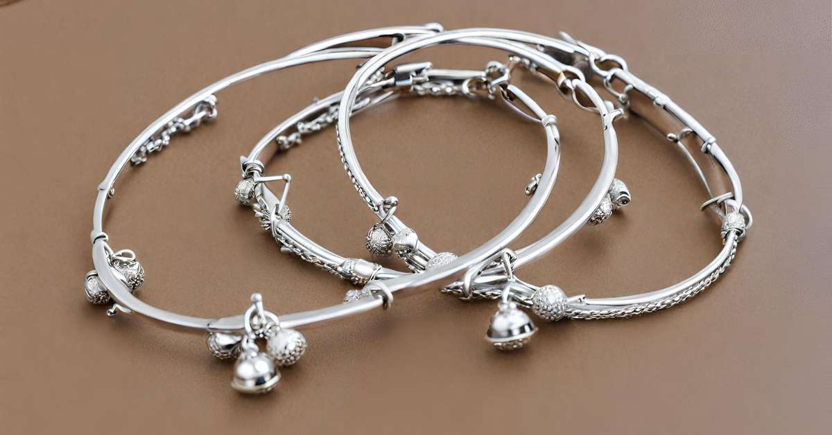 Vòng bạc hoặc lắc bạc