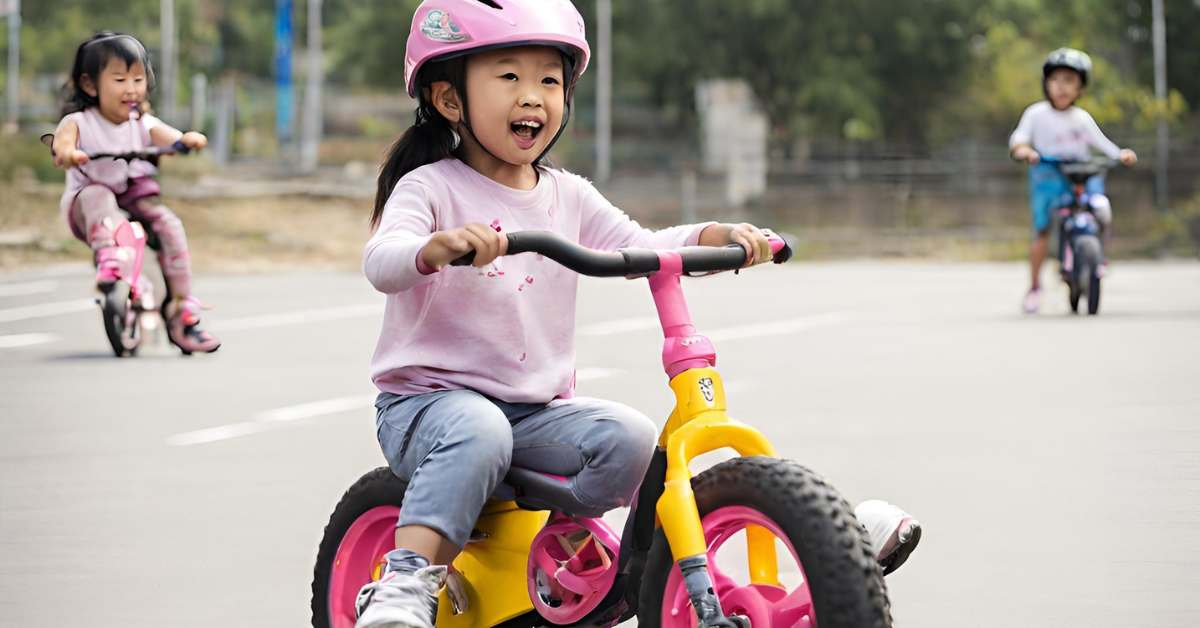 Xe đạp cho bé gái 3 tuổi