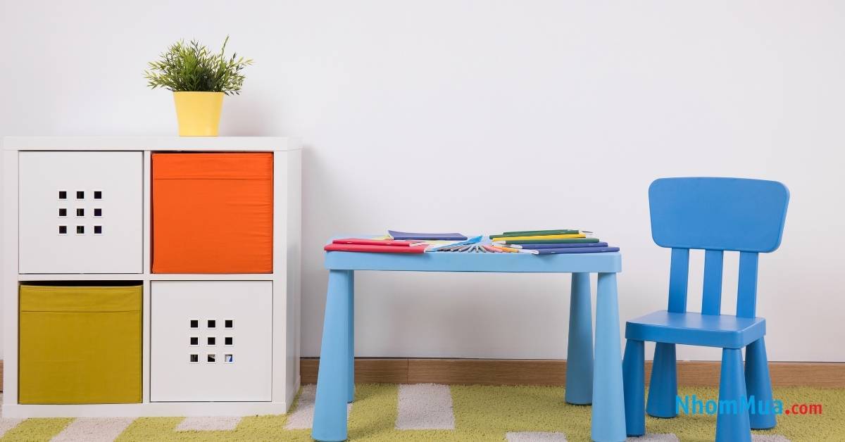 Bàn học làm quà giáng sinh cho bé trai 10 tuổi