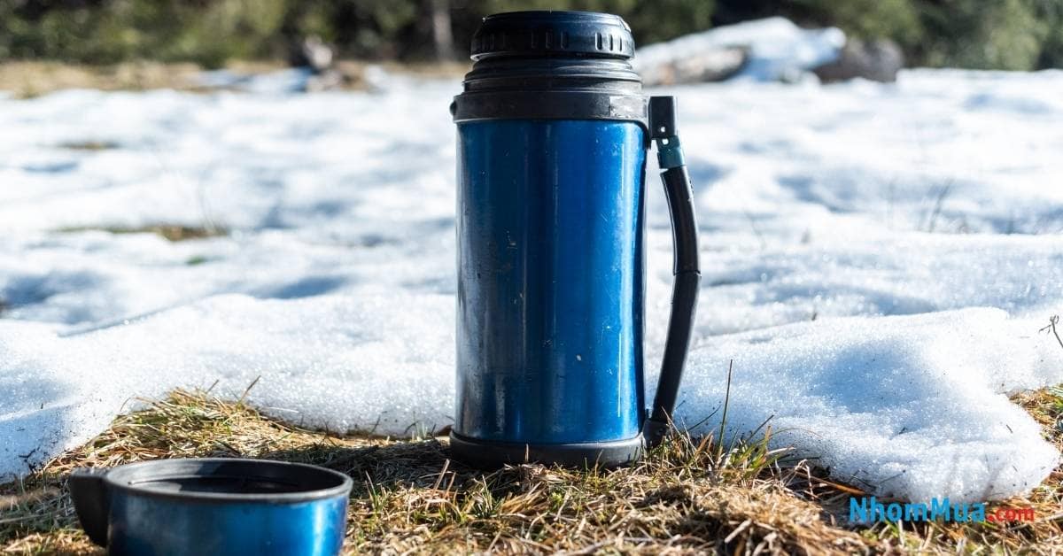 Bình giữ nhiệt là món quà giáng sinh cho bé trai 10 tuổi hữu ích