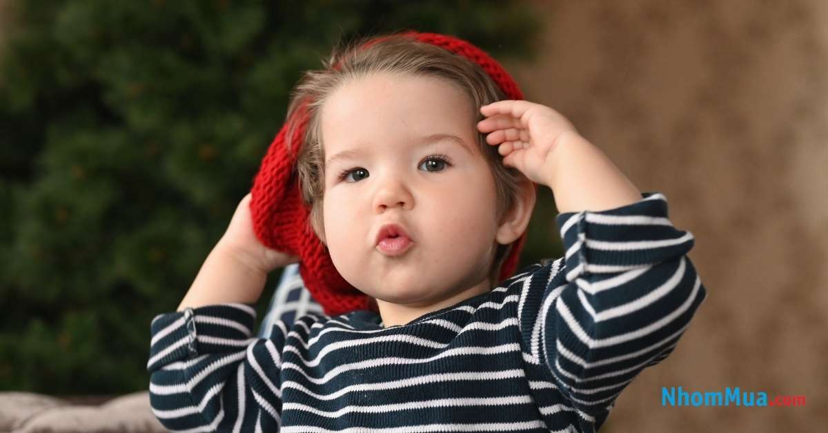 Chọn quà noel cho bé trai 1 tuổi đúng sở thích, giới tính của bé