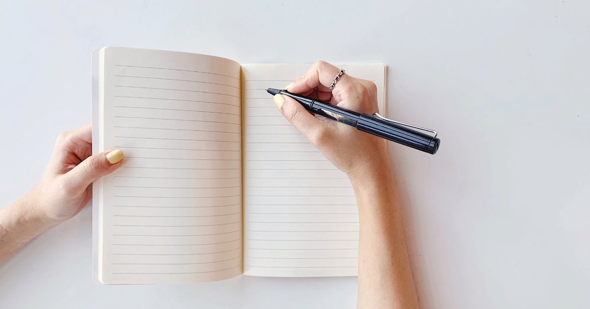 Cuốn sổ tay xinh xắn sẽ giúp ích rất nhiều cho bạn gái trong học tập