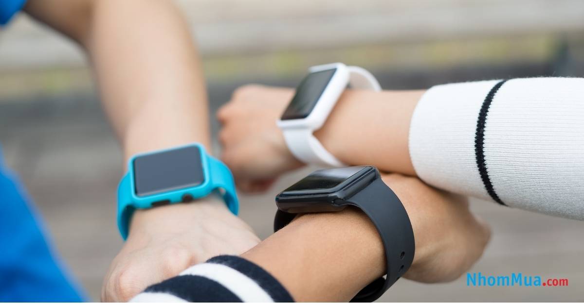 Đồng hồ thông minh là quà giáng sinh cho bé trai 10 tuổi rất hữu ích