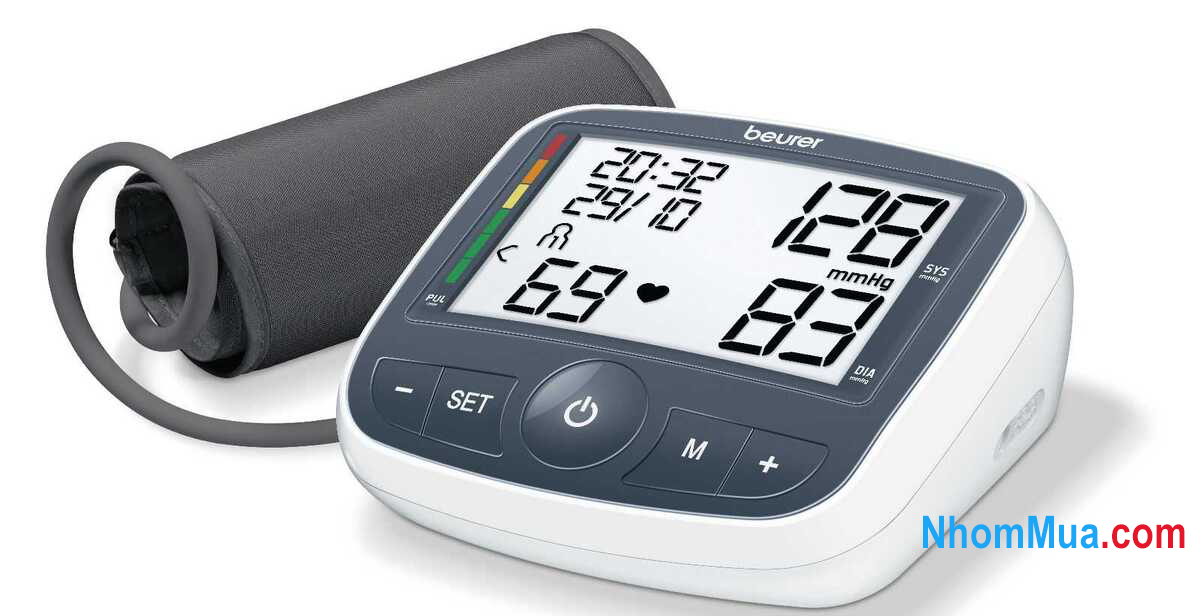 Máy đo huyết áp giúp theo dõi tình trạng sức khỏe mẹ chồng