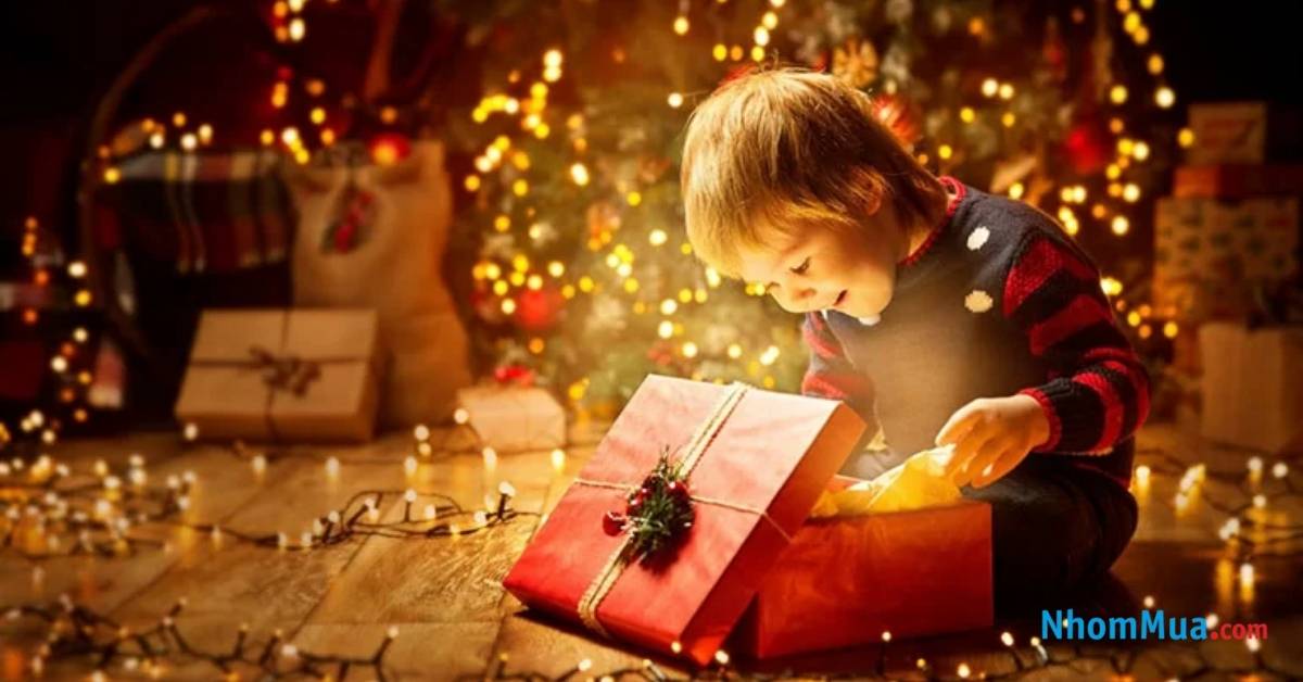 Quà giáng sinh như ý sẽ làm bé vui vẻ và hạnh phúc hơn